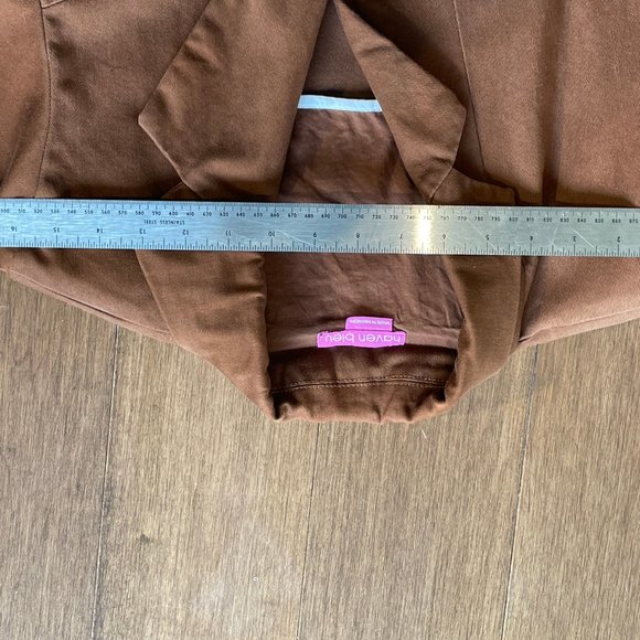 Short Blazer with asymetrical pocket detail Caramel  Brown Cotton - Picture 4 of 13